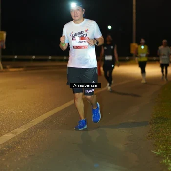 Runner Photo 7689836