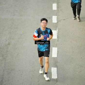 Runner Photo 7689866