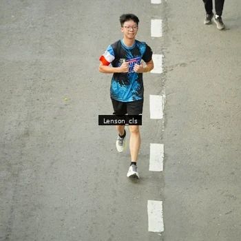 Runner Photo 7689872
