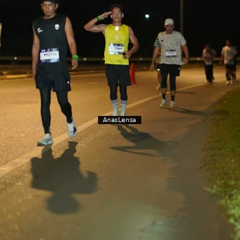 Runner Photo 7689942