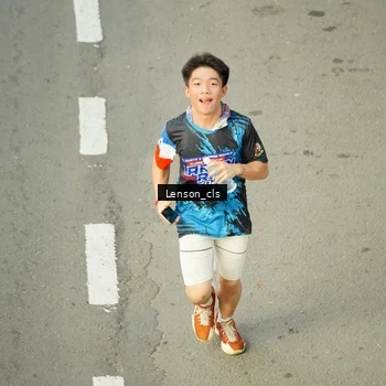 Runner Photo 7689945
