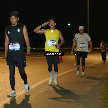 Runner Photo 7689949