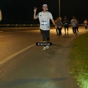 Runner Photo 7690025