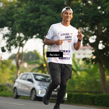 Runner Photo 7690039
