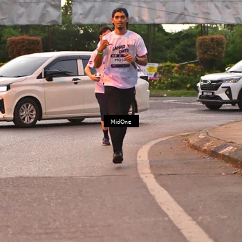 Runner Photo 7690049