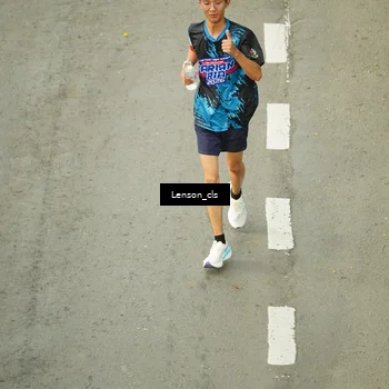 Runner Photo 7690066