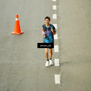 Runner Photo 7690071