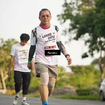 Runner Photo 7690079
