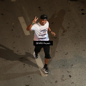 Runner Photo 7690081