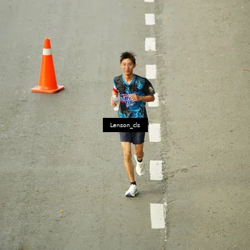 Runner Photo 7690085