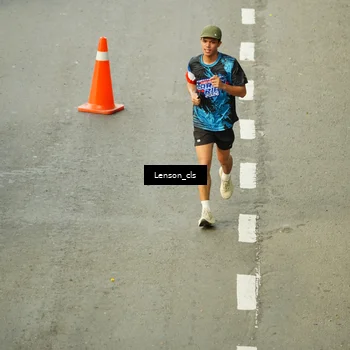 Runner Photo 7690172