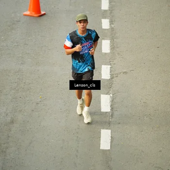 Runner Photo 7690190