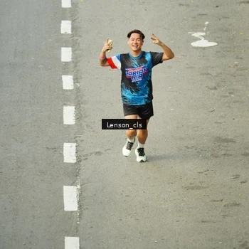 Runner Photo 7690238