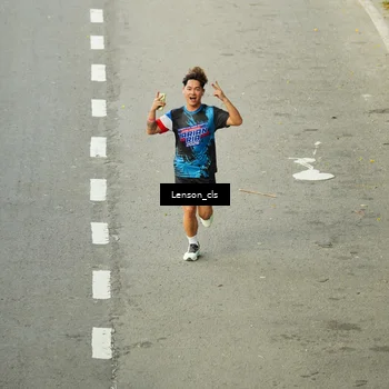 Runner Photo 7690264