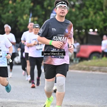 Runner Photo 7690268