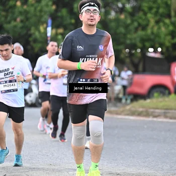 Runner Photo 7690273