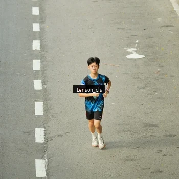 Runner Photo 7690284