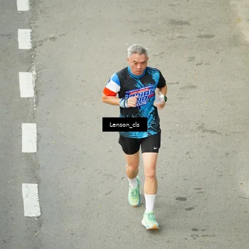 Runner Photo 7690293