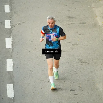 Runner Photo 7690296