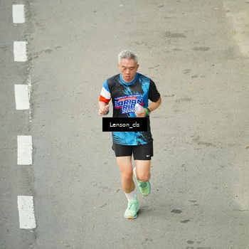 Runner Photo 7690297