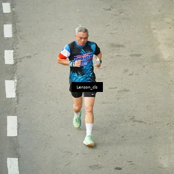 Runner Photo 7690299