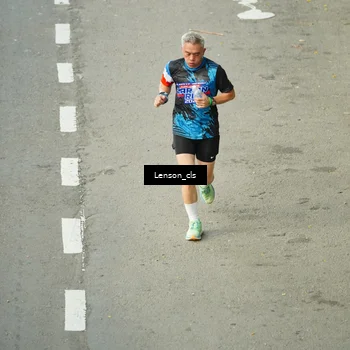 Runner Photo 7690300
