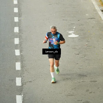 Runner Photo 7690313