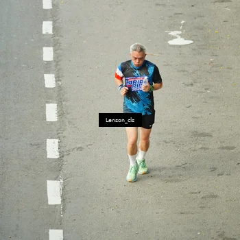 Runner Photo 7690321