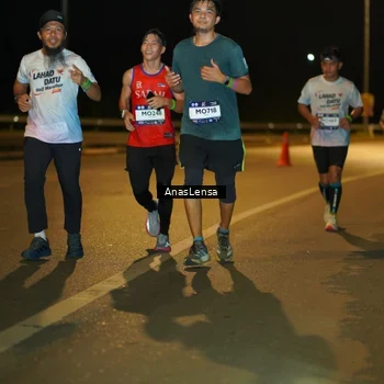 Runner Photo 7690329