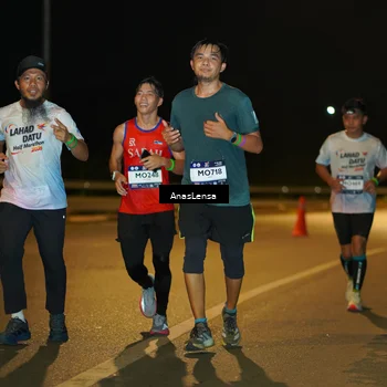 Runner Photo 7690332