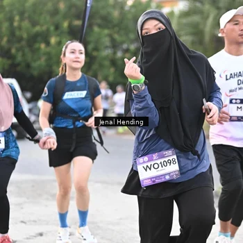 Runner Photo 7690333