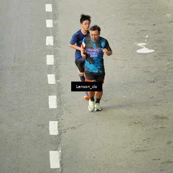 Runner Photo 7690340