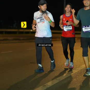 Runner Photo 7690351