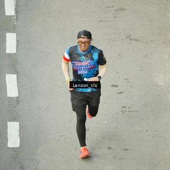 Runner Photo 7690353