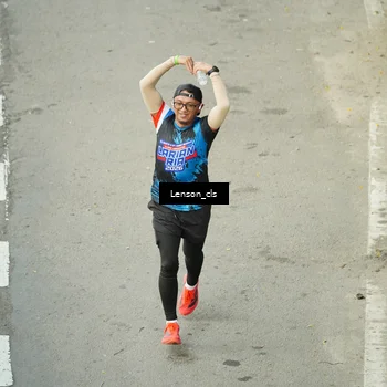 Runner Photo 7690381