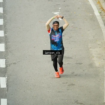 Runner Photo 7690382