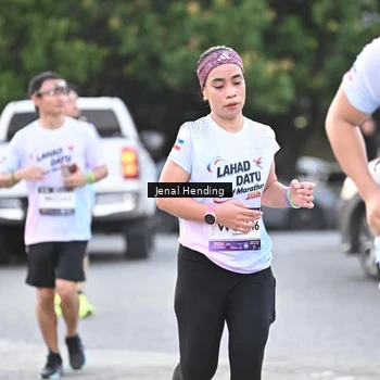Runner Photo 7690415