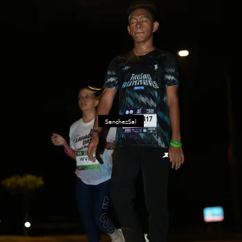 Runner Photo 7690418