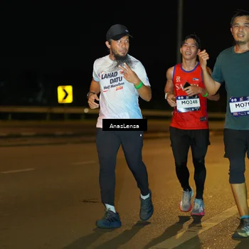 Runner Photo 7690420