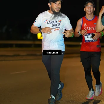 Runner Photo 7690424