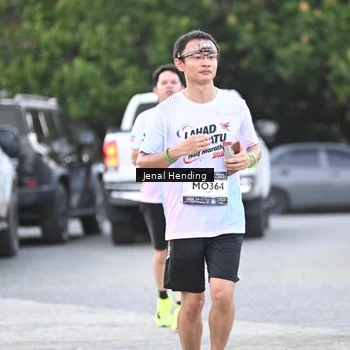 Runner Photo 7690468