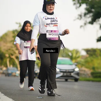 Runner Photo 7690472