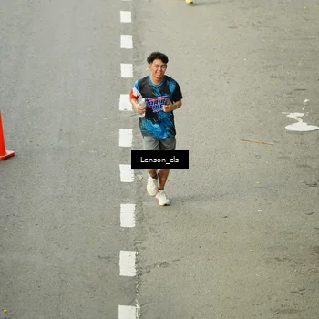 Runner Photo 7690474