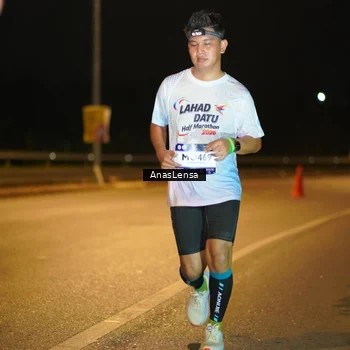 Runner Photo 7690503