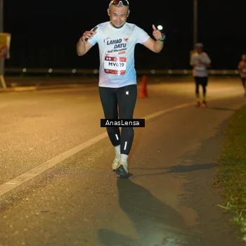 Runner Photo 7690504