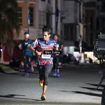 Runner Photo 7690516