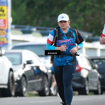 Runner Photo 7690532