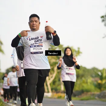 Runner Photo 7690535