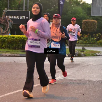 Runner Photo 7690538