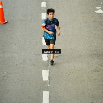 Runner Photo 7690542